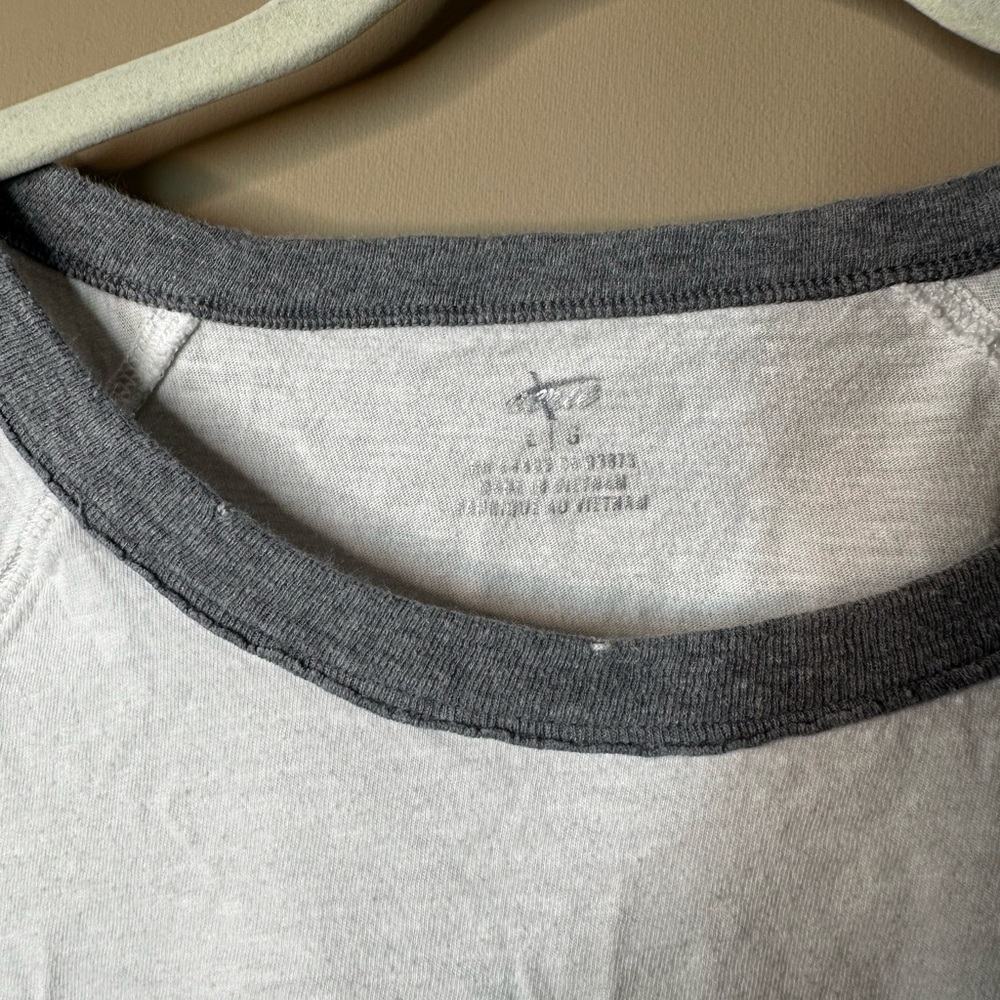 Aerie White and Gray Graphic T-Shirt - Picture 3 of 3
